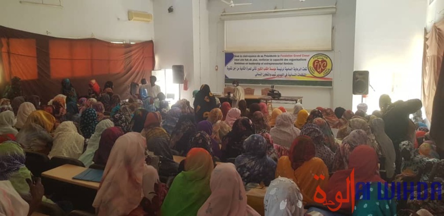 تشاد : مؤسسة القلب الكبير تنظم دورة تدريبية لصالح المنظمات النسائية في كيفية التسيير والتعاون الجماعي تشاد : مؤسسة القلب الكبير تنظم دورة تدريبية لصالح المنظمات النسائية في كيفية التسيير والتعاون الجماعي