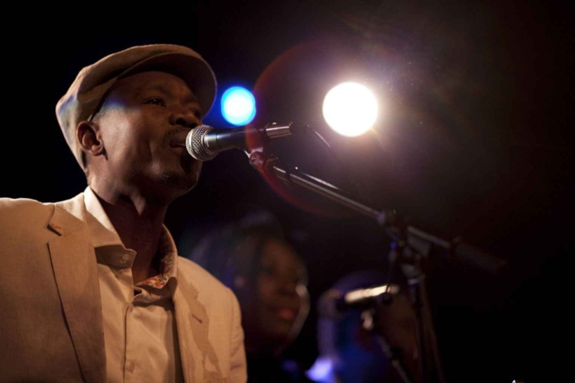 Crédits photos : bibliotheques.laval.fr Crédits photos : bibliotheques.laval.fr