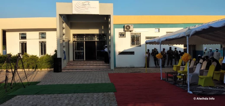 Tchad : le centre multimédia communautaire de Doba inauguré. © Malick Mahamat/Alwihda Info Tchad : le centre multimédia communautaire de Doba inauguré. © Malick Mahamat/Alwihda Info