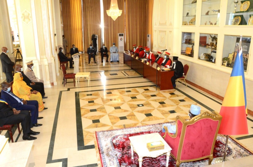 Tchad : le serment sera maintenu mais son caractère confessionnel va disparaitre Tchad : le serment sera maintenu mais son caractère confessionnel va disparaitre