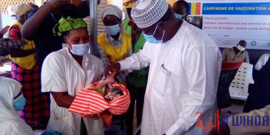Tchad : la vaccination des enfants contre la poliomyélite lancée au Mayo Kebbi Ouest. © Foka Mapagne/Alwihda Info Tchad : la vaccination des enfants contre la poliomyélite lancée au Mayo Kebbi Ouest. © Foka Mapagne/Alwihda Info
