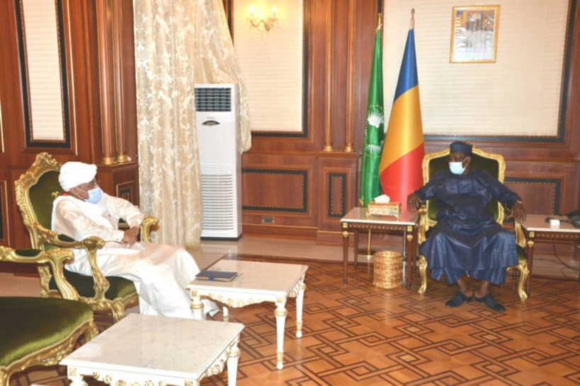 Tchad : l'ex-chef rebelle Abdelwahid Aboud reçu par le chef de l’État. © PR Tchad : l'ex-chef rebelle Abdelwahid Aboud reçu par le chef de l’État. © PR