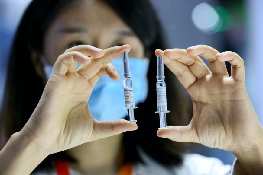 Staff members shows the coronavirus vaccine by the China National Biotec Group at the The China International Fair for Trade in Services (CIFTIS) held in Beijing on September 7. Photo by Luo Wei/People’s Daily Online Staff members shows the coronavirus vaccine by the China National Biotec Group at the The China International Fair for Trade in Services (CIFTIS) held in Beijing on September 7. Photo by Luo Wei/People’s Daily Online
