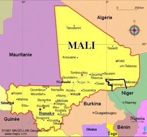 L'UA  réaffirme l’attachement de l’UA à l’unité nationale et à l’intégrité territoriale du Mal