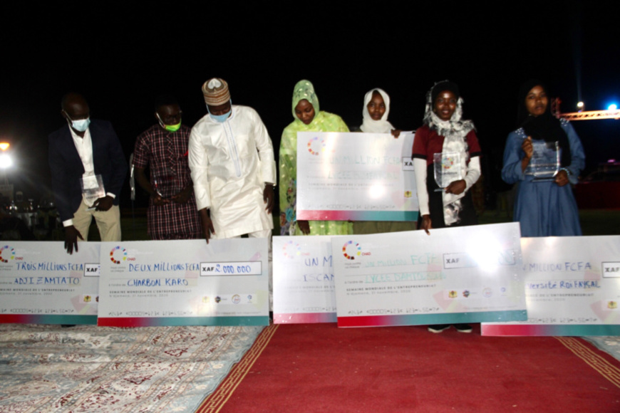 Tchad : la Première Dame galvanise la jeunesse lors de la nuit des entrepreneurs Tchad : la Première Dame galvanise la jeunesse lors de la nuit des entrepreneurs