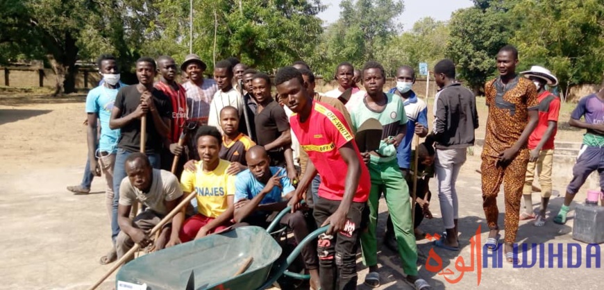 Tchad : la jeunesse s'implique dans l'assainissement à Laï Tchad : la jeunesse s'implique dans l'assainissement à Laï