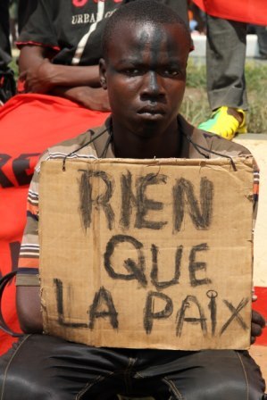 Encore un coup de Jarnac de Bozizé : il contourne Tiangaye et fait diffuser une liste gouvernementale non consensuelle Encore un coup de Jarnac de Bozizé : il contourne Tiangaye et fait diffuser une liste gouvernementale non consensuelle