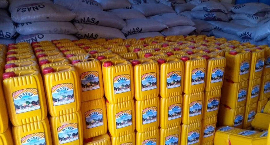 Tchad : Le gouverneur du Mayo Kebbi Est remet des dons aux victimes des affrontements Tchad : Le gouverneur du Mayo Kebbi Est remet des dons aux victimes des affrontements