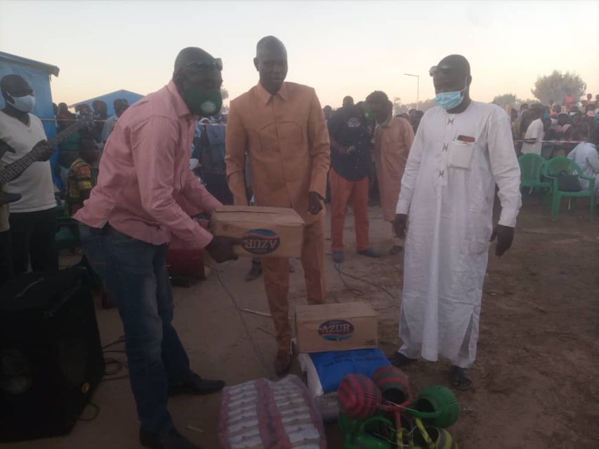 Tchad : Le parti PDPT au secours des sinistrés de N'Djamena Tchad : Le parti PDPT au secours des sinistrés de N'Djamena