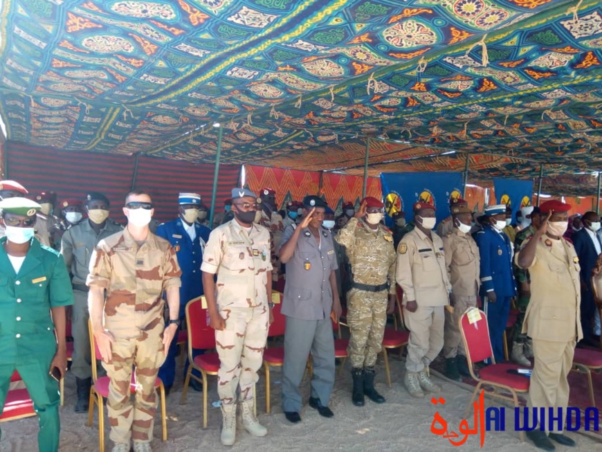 Tchad : cérémonie de prise d'armes à Abéché pour la fête du 1er décembre
