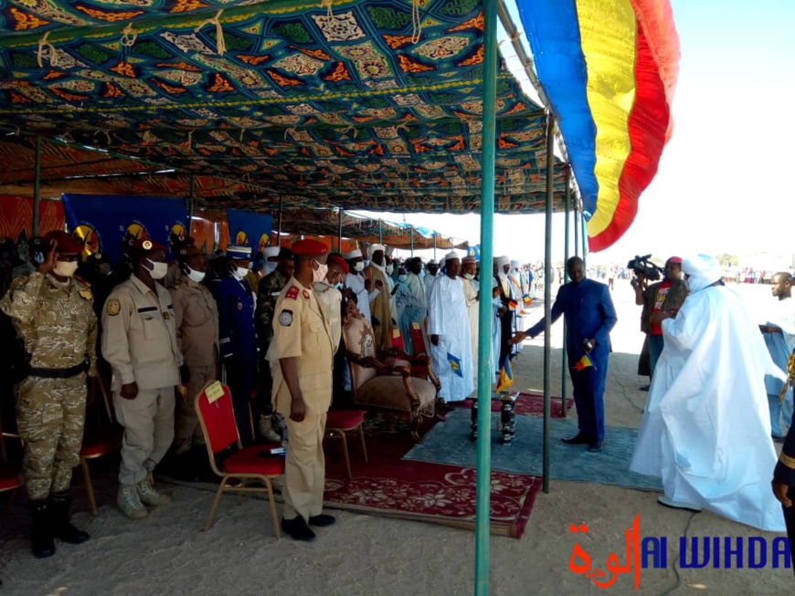 Tchad : cérémonie de prise d'armes à Abéché pour la fête du 1er décembre