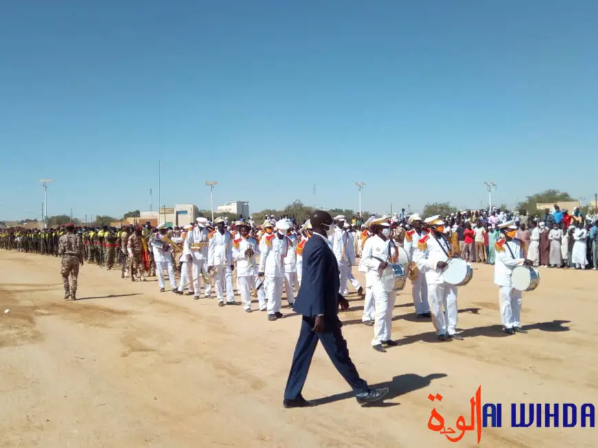 Tchad : cérémonie de prise d'armes à Abéché pour la fête du 1er décembre
