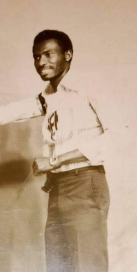 تشاد: نبذة مختصرة عن الراحل الفنان الحاج أحمد بيكوس تشاد: نبذة مختصرة عن الراحل الفنان الحاج أحمد بيكوس