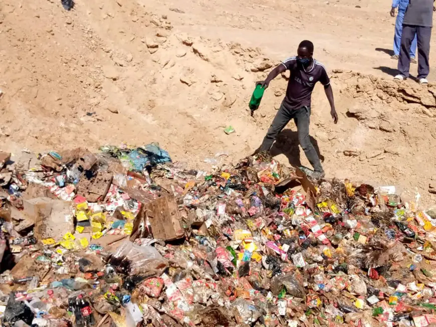 Tchad : des substances prohibées incinérées par la mairie à Abéché