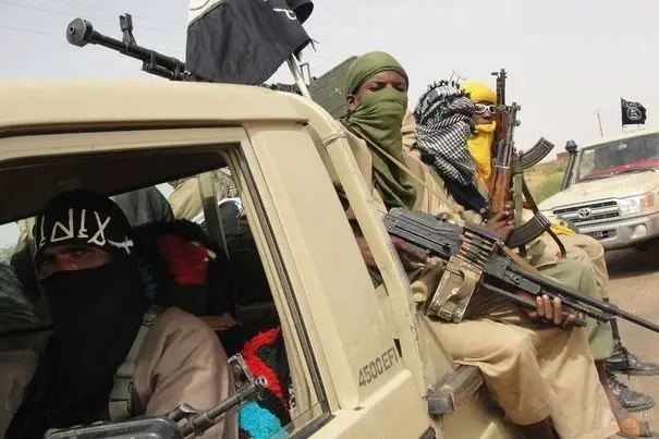 Des combattants du groupe islamiste Ansar Dine, à Kidar, au nord du Mali, le 7 août 2012 afp.com/Romaric Hien