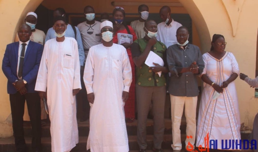 Tchad : Les jeunes du Logone Occidental chez le gouverneur Tchad : Les jeunes du Logone Occidental chez le gouverneur