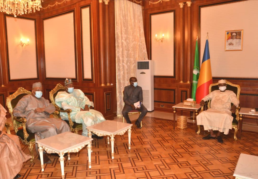 مكافحة الإرهاب: مشير تشاد يستقبل حاكم ولاية بورنو النيجيرية © PR مكافحة الإرهاب: مشير تشاد يستقبل حاكم ولاية بورنو النيجيرية © PR