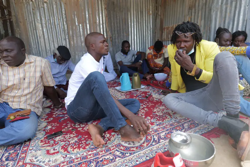 Tchad : l'artiste N2A apporte de l'aide à des familles démunies