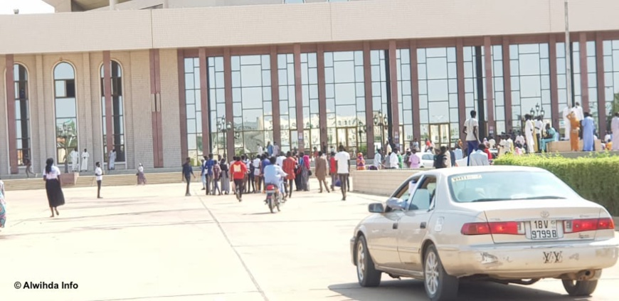 Tchad : des étudiants créent un incident au Palais du 15 janvier Tchad : des étudiants créent un incident au Palais du 15 janvier