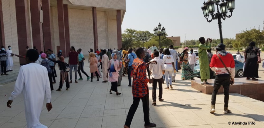 Tchad : des étudiants créent un incident au Palais du 15 janvier Tchad : des étudiants créent un incident au Palais du 15 janvier
