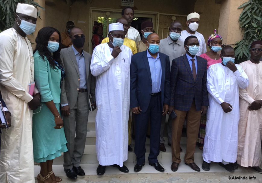 Tchad : passation de service entre Kadre Saleh Kana et Moussa Hassan Idibey à l'ONAJES Tchad : passation de service entre Kadre Saleh Kana et Moussa Hassan Idibey à l'ONAJES