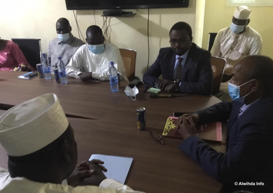 Tchad : passation de service entre Kadre Saleh Kana et Moussa Hassan Idibey à l'ONAJES Tchad : passation de service entre Kadre Saleh Kana et Moussa Hassan Idibey à l'ONAJES