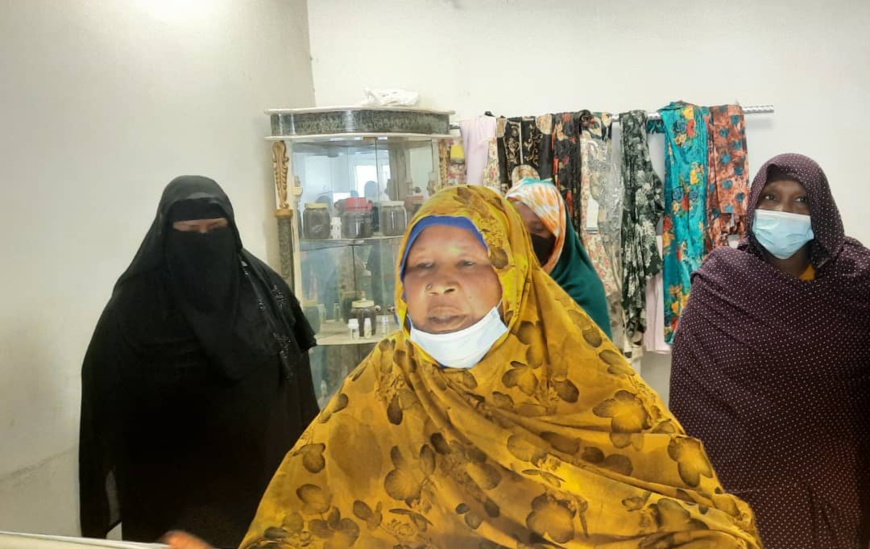 Tchad : les vendeuses d'or reçues par le directeur général des douanes Tchad : les vendeuses d'or reçues par le directeur général des douanes