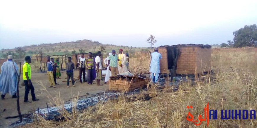 Tchad : un déséquilibré mental met le feu à 18 cases dans un village Tchad : un déséquilibré mental met le feu à 18 cases dans un village