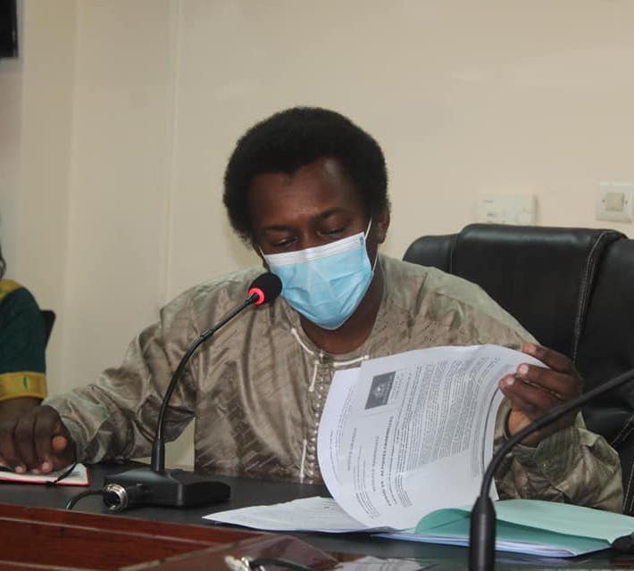 Dr. Djiddi Ali Sougoudi : "des milliers de moutons qui ont cru que confiner N'Djamena c'est confiner sa population" Dr. Djiddi Ali Sougoudi : "des milliers de moutons qui ont cru que confiner N'Djamena c'est confiner sa population"