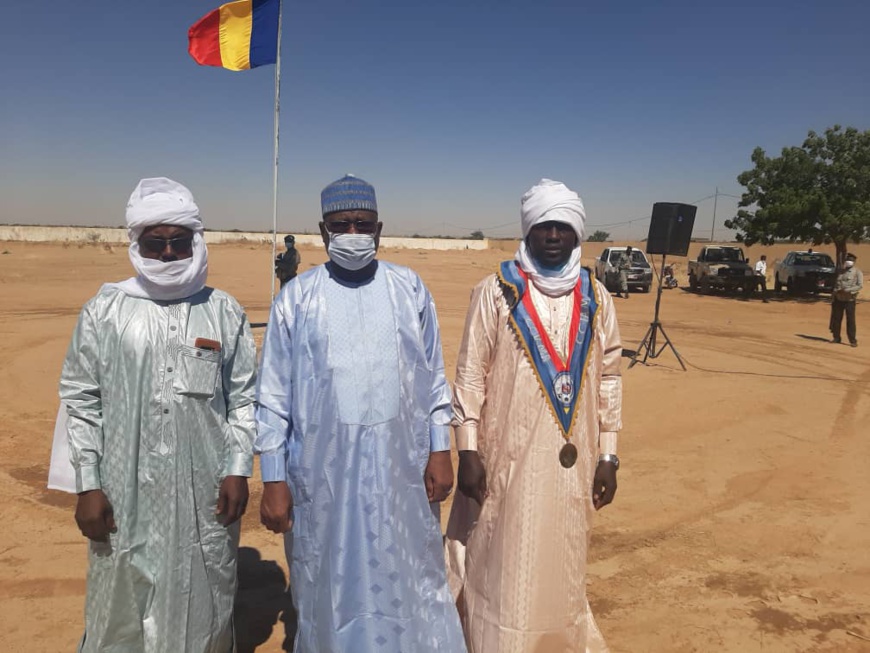 Tchad : deux élus consulaires de la CCIAMA au Ouaddaï installés par le gouverneur Tchad : deux élus consulaires de la CCIAMA au Ouaddaï installés par le gouverneur