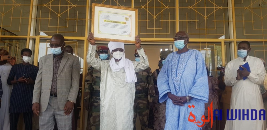 Tchad : le personnel des douanes honore son directeur général  Tchad : le personnel des douanes honore son directeur général