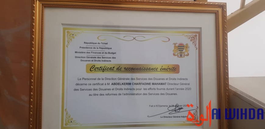 Tchad : le personnel des douanes honore son directeur général  Tchad : le personnel des douanes honore son directeur général