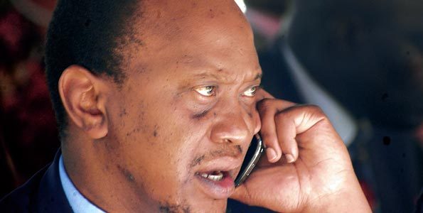 Uhuru Kenyatta, en tête de liste avec 54%, sur près d'un quart des bulletins dépouillés