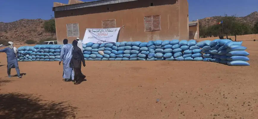 Tchad : le sultanat du Ouaddaï collecte et distribue l'aumône dans les villages