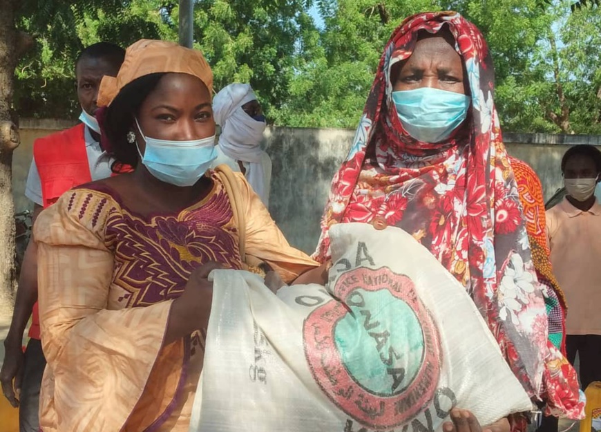 Tchad : la distribution de kits alimentaires se poursuit à N'Djamena Tchad : la distribution de kits alimentaires se poursuit à N'Djamena