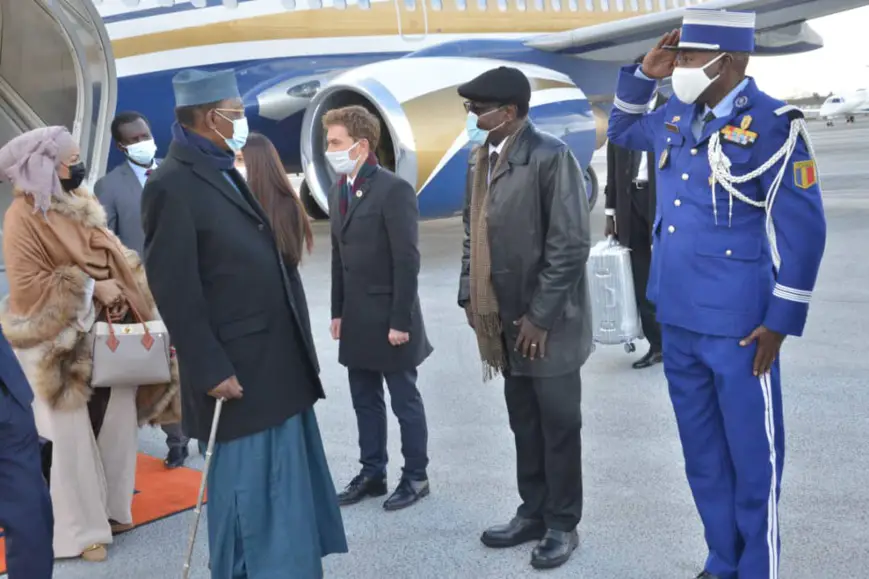 Tchad-France : un entretien entre Idriss Deby et Emmanuel Macron prévu ce lundi
