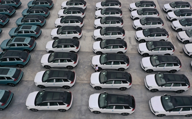 Five hundred vehicles manufactured by Chinese carmaker AIWAYS are shipped to Europe from Shangrao, east China's Jiangxi province, May, 23, 2020. (Photo by Ai Shimin/People's Daily Online) Five hundred vehicles manufactured by Chinese carmaker AIWAYS are shipped to Europe from Shangrao, east China's Jiangxi province, May, 23, 2020. (Photo by Ai Shimin/People's Daily Online)