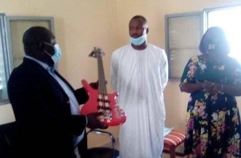 Tchad : Le ministère de la Culture remet des instruments de musique à l'Orchestre national