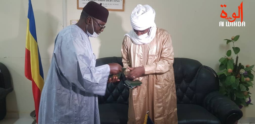 Tchad : le gouvernorat du Wadi Fira réceptionne des titres sécurisés pour la population Tchad : le gouvernorat du Wadi Fira réceptionne des titres sécurisés pour la population