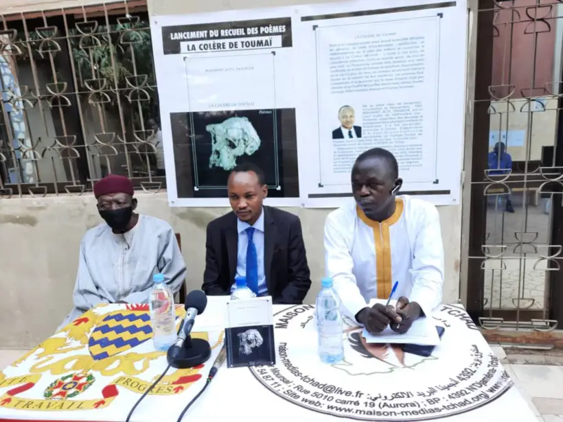 Tchad : présentation d’un recueil de poèmes décrivant la situation de la société