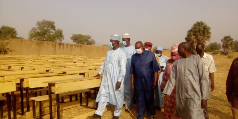 Tchad : la FGC remet un millier de tables-bancs au Mayo Kebbi Ouest