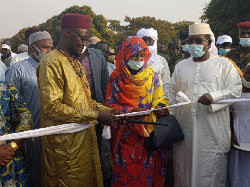 Tchad : Pose de la pierre pour la construction d’un château d’eau à Kana Tchad : Pose de la pierre pour la construction d’un château d’eau à Kana