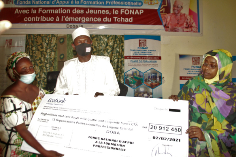 Tchad : le FONAP remet un chèque à 13 groupements du Logone Oriental Tchad : le FONAP remet un chèque à 13 groupements du Logone Oriental