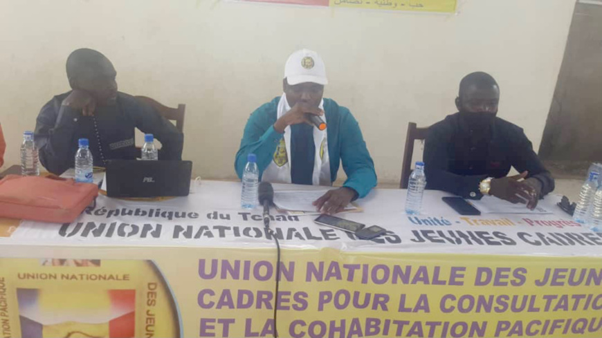 N'Djamena : des jeunes veulent "barrer la route aux manifestants" dans la rue N'Djamena : des jeunes veulent "barrer la route aux manifestants" dans la rue