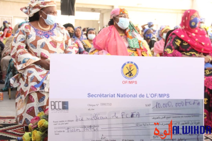 Présidentielle au Tchad : l'OF/MPS débloque 10 millions Fcfa pour la caution d’Idriss Deby. © Mahamat Abderaman Ali Kitire/Alwihda Info Présidentielle au Tchad : l'OF/MPS débloque 10 millions Fcfa pour la caution d’Idriss Deby. © Mahamat Abderaman Ali Kitire/Alwihda Info