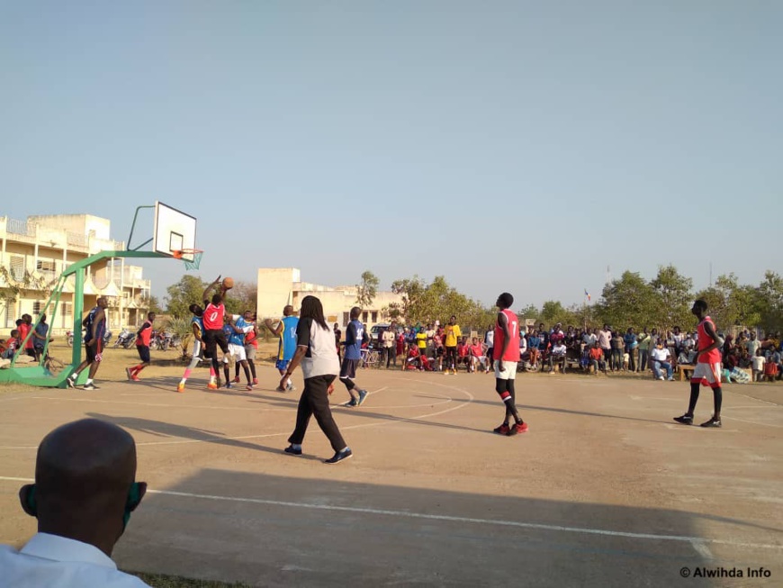 Tchad : l'antenne de l'ONAJES du Logone Occidental remet du matériel sportif aux jeunes