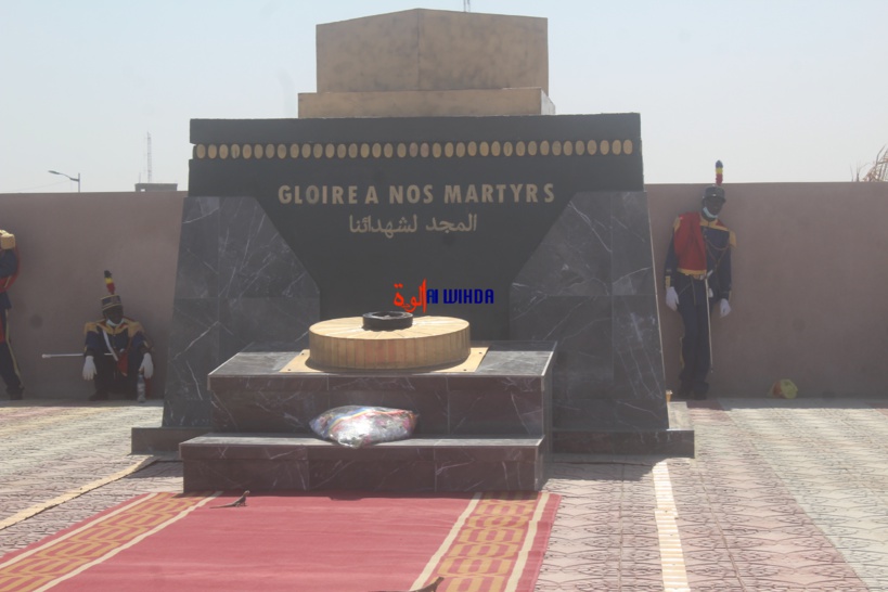 N'Djamena : les dirigeants du G5 Sahel rendent hommage aux martyrs N'Djamena : les dirigeants du G5 Sahel rendent hommage aux martyrs