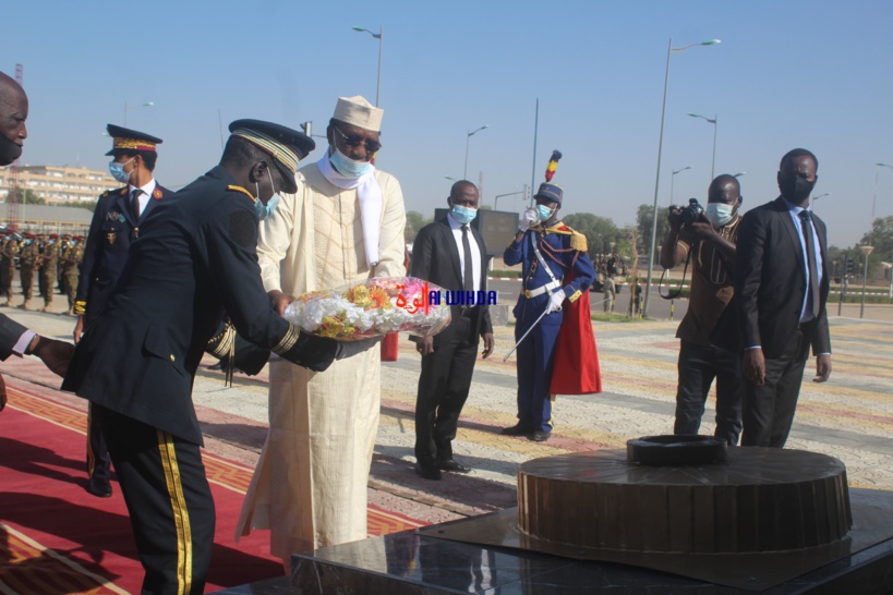 N'Djamena : les dirigeants du G5 Sahel rendent hommage aux martyrs N'Djamena : les dirigeants du G5 Sahel rendent hommage aux martyrs