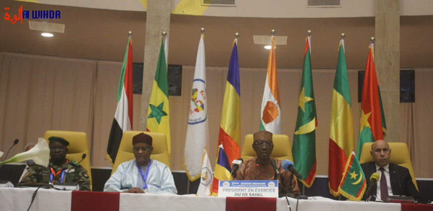 Idriss Deby : "la lutte contre le terrorisme n'est pas seulement une affaire militaire" Idriss Deby : "la lutte contre le terrorisme n'est pas seulement une affaire militaire"