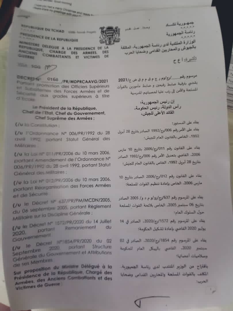 Tchad : plus de 130 officiers élevés à des grades supérieurs Tchad : plus de 130 officiers élevés à des grades supérieurs